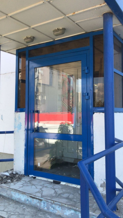 Алюминиевая дверь цвет 5005 (почта России)